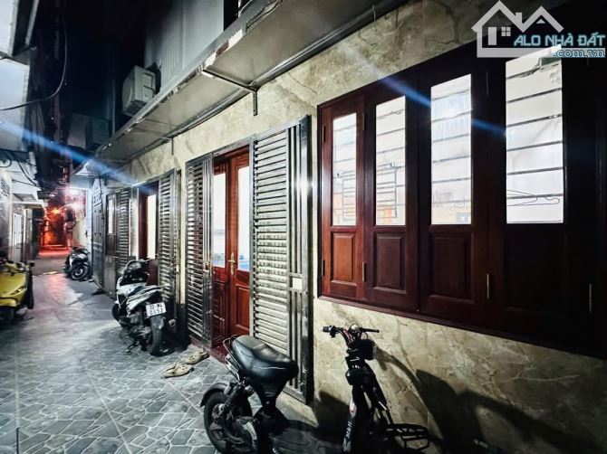 QUAN NHÂN-NHÀ ĐẸP NHƯ MỚI- NGÕ NÔNG- GẦN PHỐ- 42M X 5T GIÁ 7 TỶ