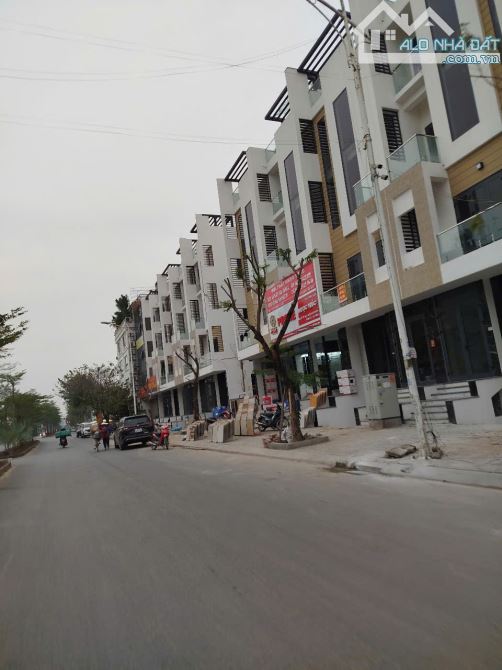 Bán Biệt Thự Khu đô thị Thanh Hà 236m mặt tiền 10 mét 4 tầng thang máy khu đo thị thoáng