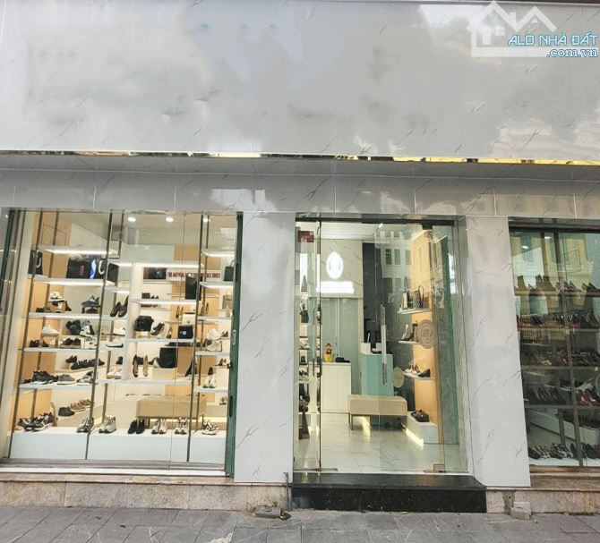 Bán Nhà Mặt Phố Ngọc Khánh, Ba Đình DT 90m2 x 3T MT:5.8m Giá Rẻ
