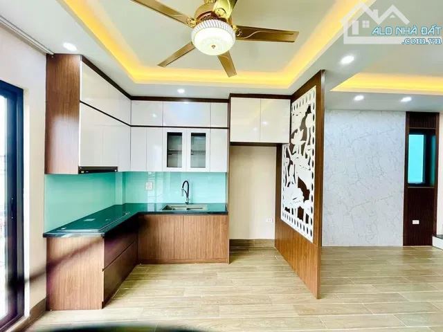 Đầu phố Thượng Thụy, Tây Hồ, gần Ciputra – Nhà đẹp 34m2, nội thất mới, giá 6 tỷ