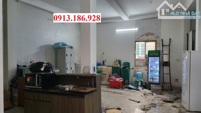 Bán Nhà 4 Tầng, Mặt Phố La Thành - 92m², Giá chỉ 277 tr/m2