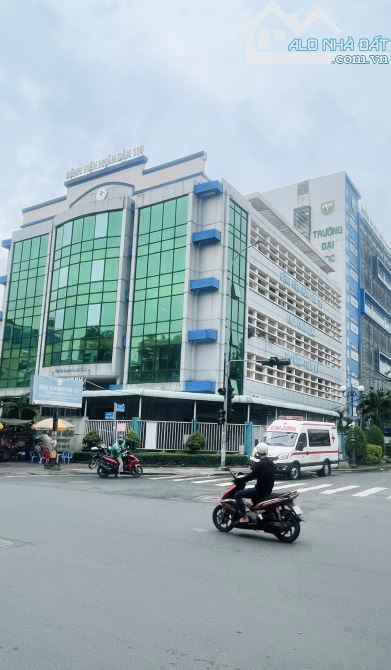 Nhà đẹp Q10, gần Vạn Hạnh Mall, 50m2, 3 tầng, 3PN - 1