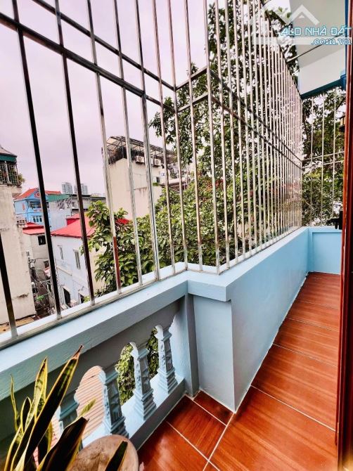 Bán nhà Trích Sài View Hồ Tây, cách hồ 10m nhà chắc chắn, oto vào nhà, 50m 5T giá 15 tỷ - 1