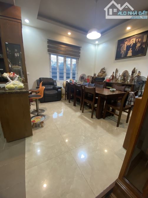 Bán biệt thự vườn Tư Đình, Long Biên 130M, MT12M, LÔ GÓC, Ô TÔ, SÂN VƯỜN. - 2