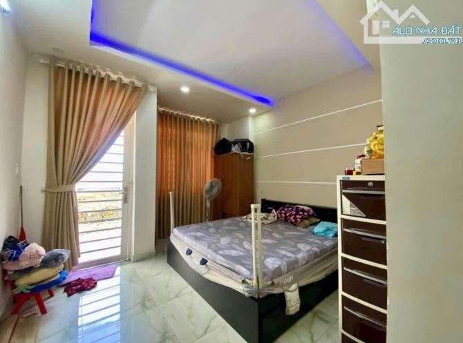 Cần bán nhà 42m2 (3,8 x 11m) hẻm Lê Văn Sỹ, P1, Tân Bình, Giá 2tỷ950,đang HĐ thuê sẵn 13tr - 2