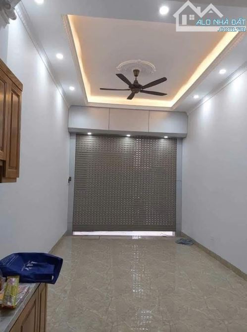 Nhà Đẹp Cầu Giấy Em Cần Bán 32m2/ 6tầng chỉ 6tỷ. Ngõ Thông Thoáng. - 2