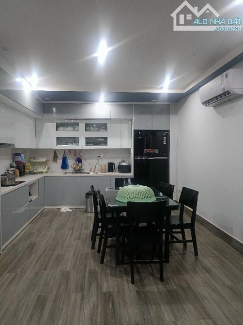 Phố Ô CÁCH, Long Biên, nhà đẹp ở ngay 60m2 x 4 tầng, ô tô đỗ cổng , nhỉnh 7 tỷ. - 2