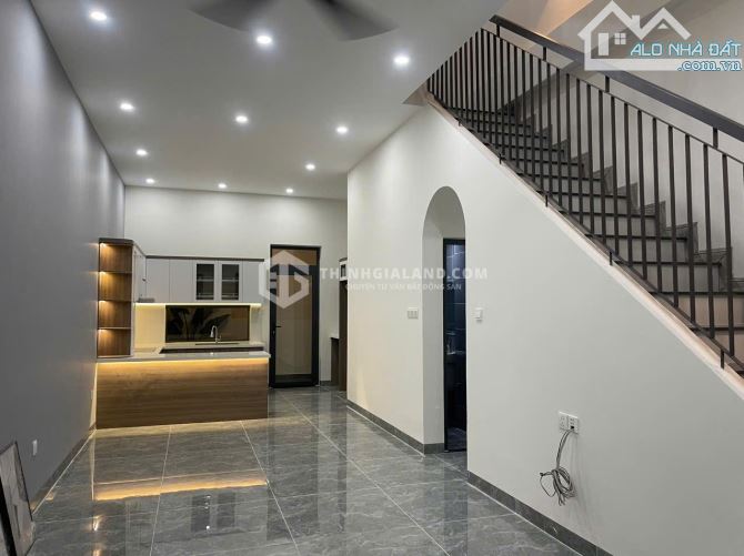 BÁN NHÀ 3 TẦNG MỚI XÂY ĐẸP LUNG LINH KHU TÁI ĐỊNH CƯ 1.65Ha 83m2 HƯỚNG ĐÔNG BẮC_GIÁ 7.2 TỶ - 2