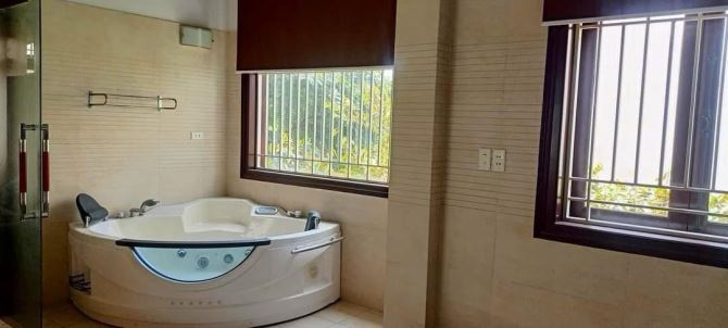 Bán biệt thự lô góc view Hồ Văn Quán 225 m2 3 tầng  89 tỷ - 2