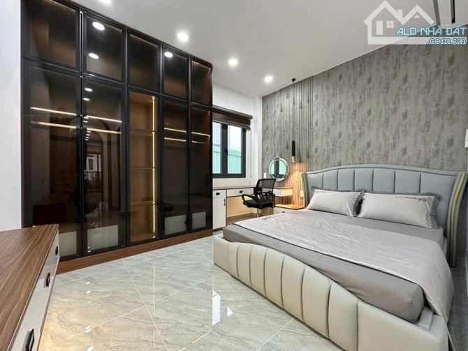 Nhà mới xây 70m², 2 lầu, đường Hà Huy Giáp , Quận 12 - 3