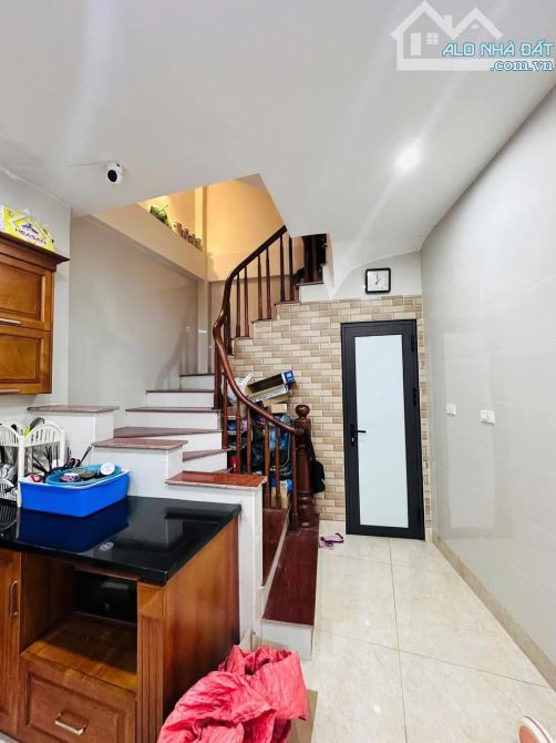 QUAN NHÂN-NHÀ ĐẸP NHƯ MỚI- NGÕ NÔNG- GẦN PHỐ- 42M X 5T GIÁ 7 TỶ - 3