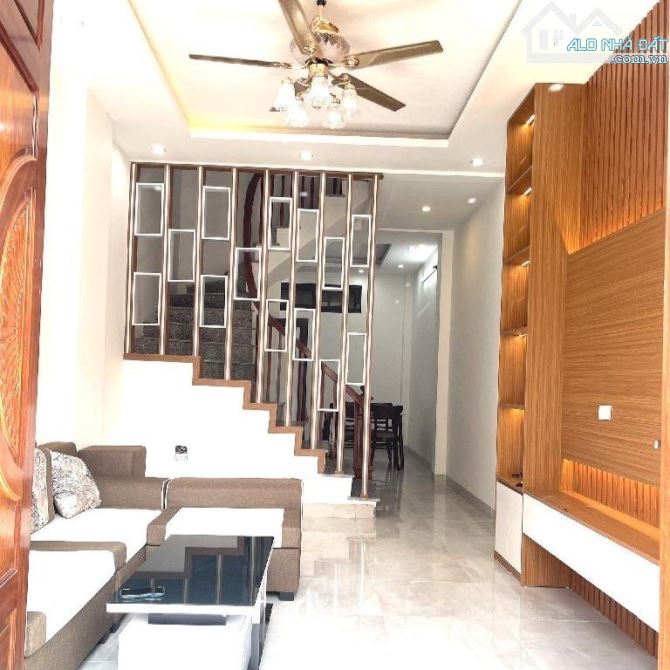 NHÀ ĐẸP LAI XÁ 4 CHỖ ĐỖ CỬA ,42M 4 TẦNG  MỚI ĐẸP GIÁ HƠN 6TỶ - 6