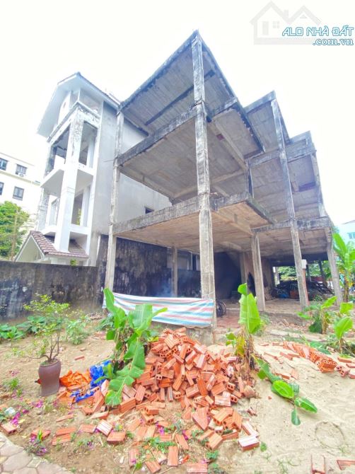 Bán nhà BT KĐT Mỗ Lao, Thanh Bình, dt 215m2, 4t, mt 12m, giá bán 40 tỷ. Lh Huy Ông Địa - 5