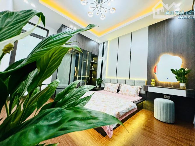 Nhà đẹp Thanh Xuân Khuất Duy Tiến 30m2 chỉ nhỉnh 5 tỷ - 5