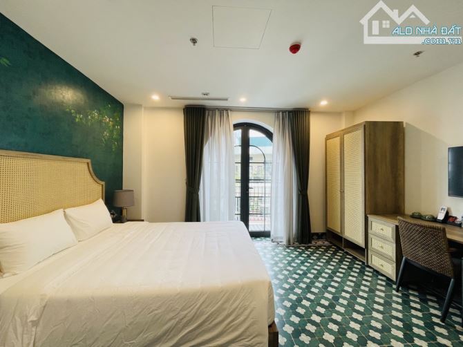 TÒA KHÁCH SẠN 5 SAO "CHARMPEARL HANOI HOTEL"  - LÔ GÓC 4 THOÁNG - VÌA HÈ - ÔTÔ TRÁNH - GAR - 5