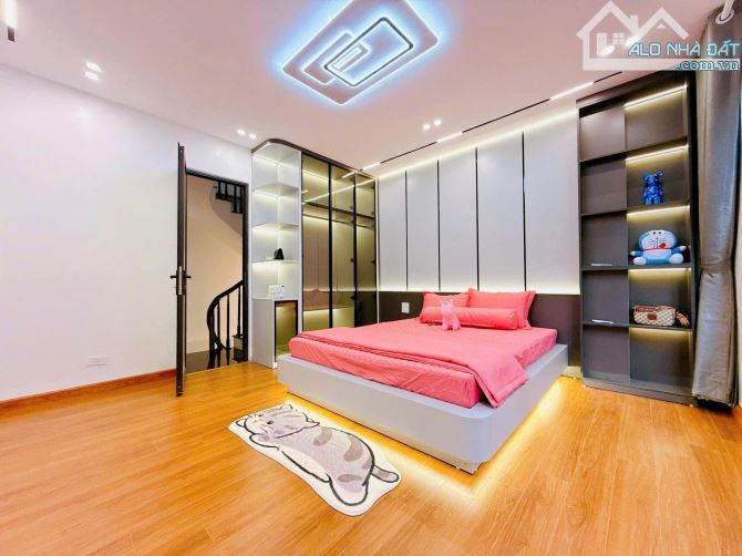 Đẹp nhất phố ! Hoa hậu Khâm Thiên 30m2, sát phố, NT luxury, TK đẹp long lanh, MT rộng 4,2m - 6