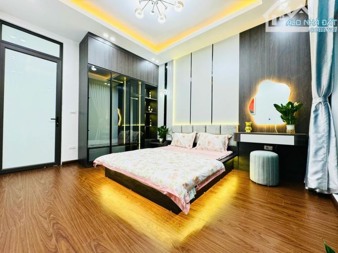 Nhà đẹp Thanh Xuân Khuất Duy Tiến 30m2 chỉ nhỉnh 5 tỷ - 7