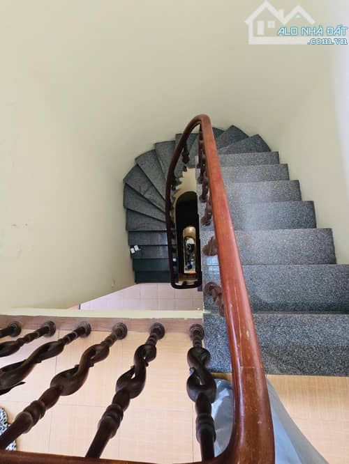 Cc nhờ bán Siêu Phẩm Tây Hồ 56m2x4T , Mt 4m , giá chỉ 14 tỉ - 9
