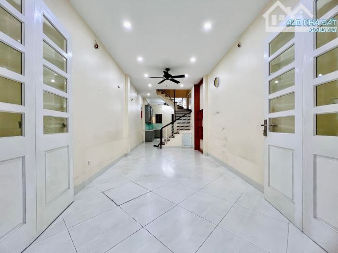 Thái Hà - Ngõ thông các ngả - 45m*5T - 14.7 Tỷ - Không đăng ảo