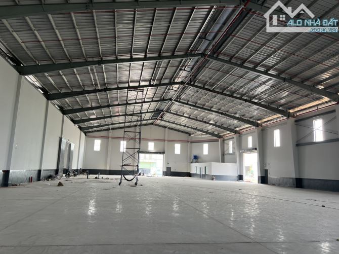 Cho thuê kho xưởng 5200m2 mới 100% tại cụm công nghiệp Bến Lức,Long An