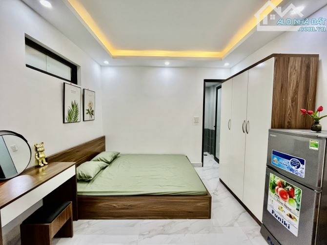 Siêu rẻ, Tòa Apartment 80m2*7T, 20 phòng, giá 15 tỷ Văn Trì, Bắc Từ Liêm