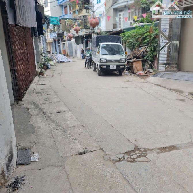 Bán nhà Thanh Liệt 36 mét, 5 tầng, giá 6,5 tỷ ôtô 7 chỗ đỗ cửa. 10m ra ô tô tránh