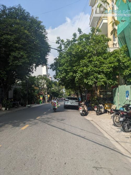 Bán nhà Tân Quy, 73m2, xe hơi đậu cửa, chỉ 6 tỷ 3