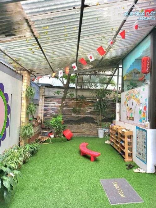 Biệt thự Dịch Vọng - Cầu Giấy 307m x 4 tầng, mặt tiền 15m, giá 95 tỷ thương lượng