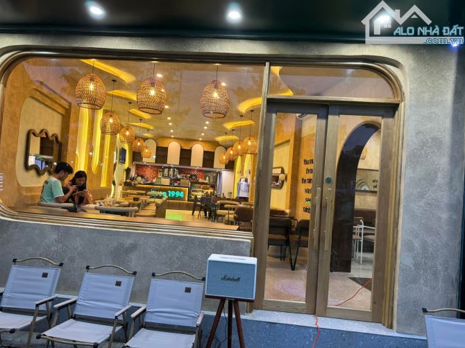 Cho thuê mbkd cafe, trà sữa phố Lý Thái Tổ, Hoàn Kiếm, 60m2, 39 triệu