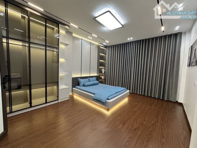 Bán nhà phố Vip quận Thanh Xuân, ô tô, kinh doanh, d tích rộng, 40m2x4t, chỉ 7 tỉ hơn