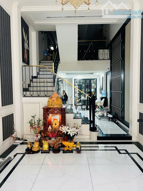 Biệt thự nội thất Châu Âu Nguyễn Trãi, Quận 5, 60m2, 12 tỷ Tl