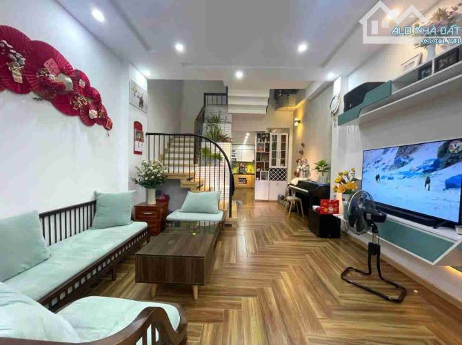 Bán Nhà 4 Tầng Kiệt 3m Hải Phòng Dt 60m2 Ngang 4.2m Chỉ 3.95 Tỷ