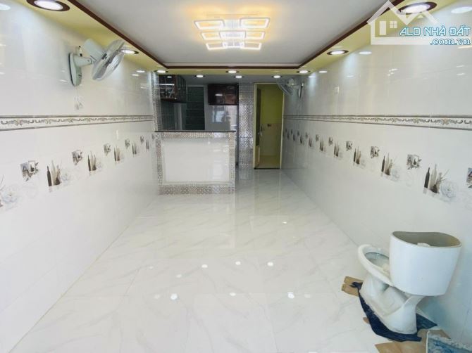 Bán Nhà Phan Văn Trị 40m2, 2 Tầng Gần ĐH Văn Lang Nhỉnh 3 Tỉ