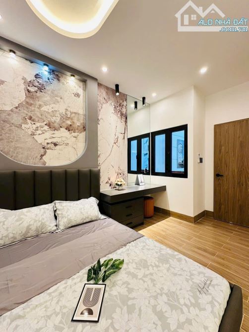 Bán nhà mới, có thang máy đường Phạm Văn Chiêu p16 - 1