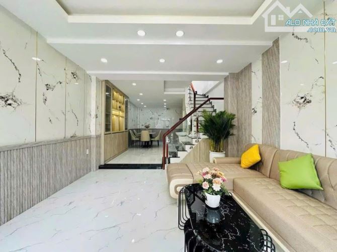 Đi nước ngoài, bán nhà hẻm ô tô ngay Huỳnh Tấn Phát, Q7 . Giá: 3 tỷ 250 /63m2, sổ riêng - 1