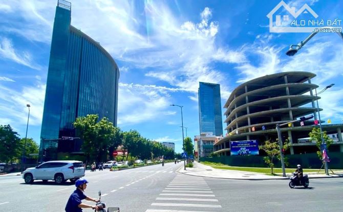 BÁN NHÀ MẶT TIỀN PHỐ VIP HÀ NỘI VIEW VINCOM, DT 330m2, NGANG 10m - 1
