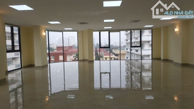 Cho thuê nhà phân lô ngõ ô tô tại Trần Kim Xuyến. DT: 60 m2 * 5 Tầng.MT: 5.5 m. Chia phòng - 1