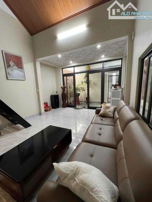 NHÀ KIỆT Ô TÔ NGUYỄN CÔNG HOAN - BẾN XE ĐÀ NẴNG HƠN 100M2 CHỈ HƠN 3T - 1