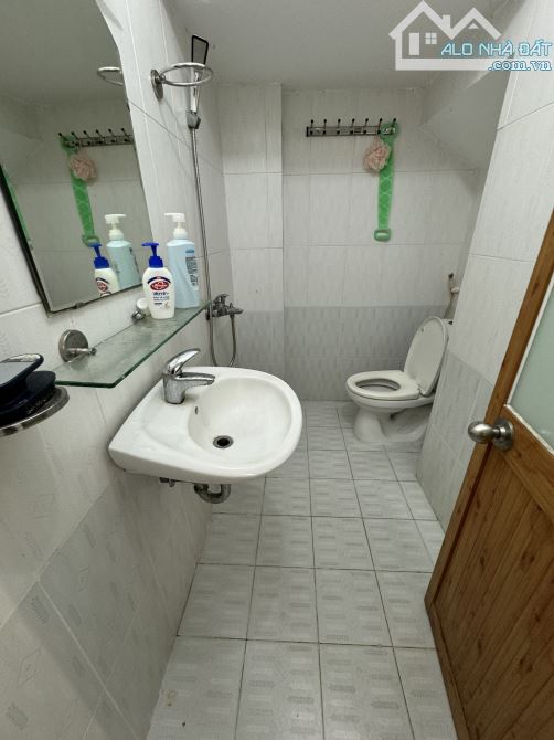 Bàu Cát, Phan Sào Nam hẻm xe hơi đậu trước cửa. 4x15m, 2 tầng vuông vức, chỉ 7,7 tỷ - 1