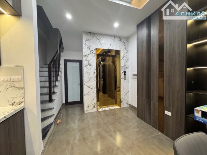 Bán nhà Tây Sơn, 40m, xây mới, thang máy, gần ô tô, chào 10 tỷ 2 - 1