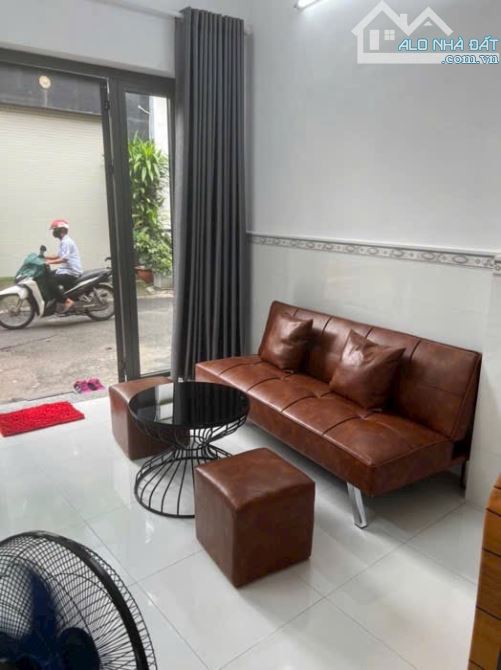 HẺM XE HƠI, 30M2, ĐƯỜNG NGUYỄN VĂN KHỐI, NGAY CÔNG VIÊN LÀNG HOA, CHỈ CÒN 2TỶ6 - 1