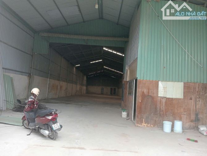 Cho thuê  600 m2 xưởng Khánh Bình có điện 3 pha có vp đường nhựa lớn - 1