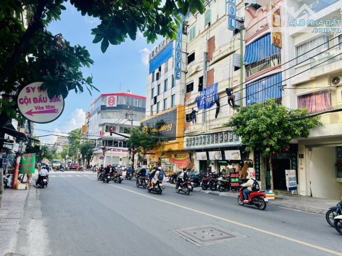 Hàng hiếm tại Đồng Đen, (3.85 x 11m, nở hậu 4m) - 44.4m2, 1 Trệt 2 Lầu ST, Tân Bình, HCM, - 2