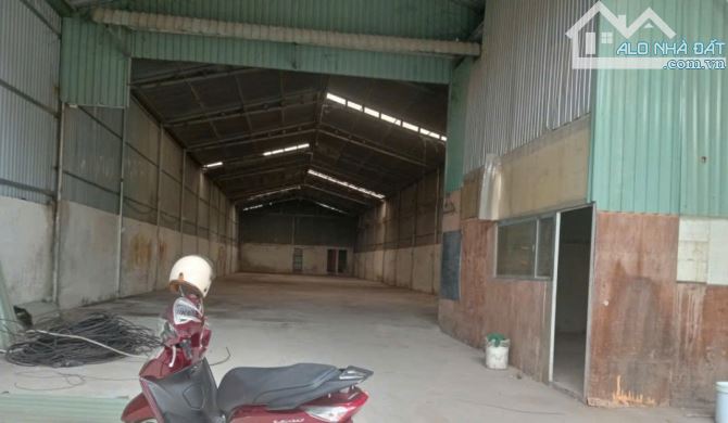 Cho thuê  600 m2 xưởng Khánh Bình có điện 3 pha có vp đường nhựa lớn - 2