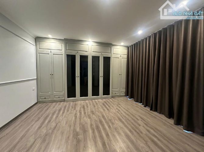 Nhà Hồ Tùng Mậu, gần Quận Ủy Nam Từ Liêm, 40m² x 8 tầng, thang máy, Mercedes vào nhà - 3