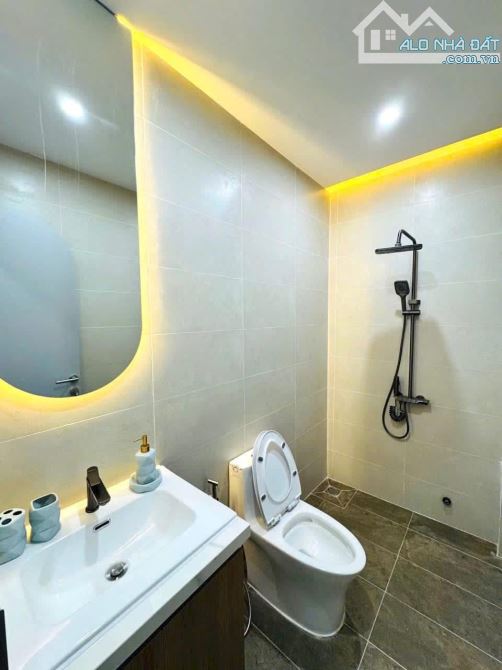 Chào bán nhà tại Nam Kỳ Khởi Nghĩa phường Võ Thị Sáu Quận 3 chỉ 2tỷ890/48m2 SHR - 3