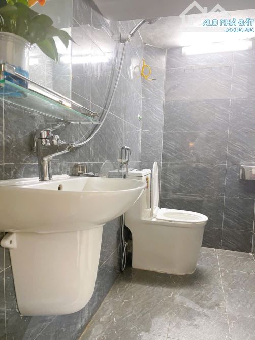 Bán căn tập thể Tầng 1 - Tân Mai 80m 3 ngủ 2WC ngõ ô tô giá 2.76 tỷ - 3