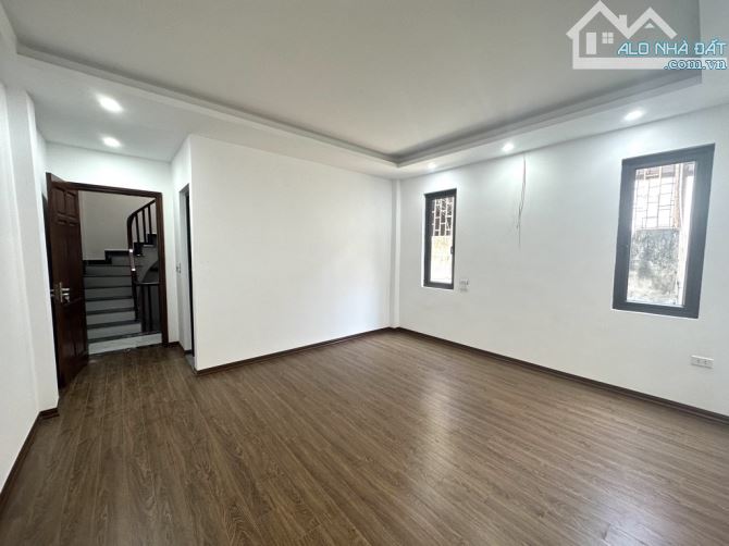 Bán nhà Tây Sơn, 40m, xây mới, thang máy, gần ô tô, chào 10 tỷ 2 - 3