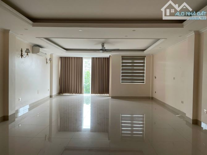 Nhà mặt Hồ Tây, mặt phố Nhật Chiêu - 72 tỷ. - 4