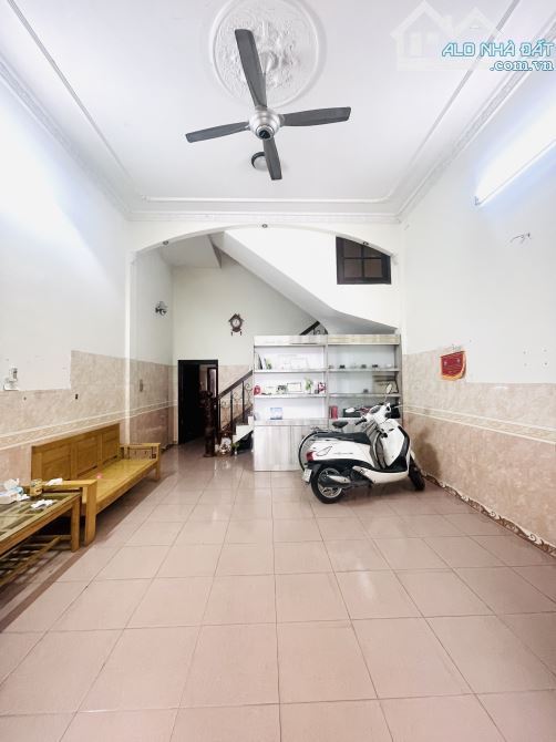 Bán Nhà Mặt Tiền Chợ Linh Trung 90m2 Ngang 5m 4 Tầng Giá 12 Tỷ 900 - 6